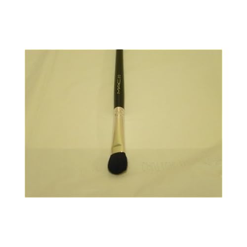 MAC Cosmetics 213 Eye Shadow Fluff Brush