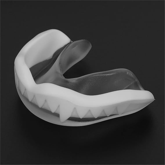 Fangs Boxing Mouthguard Muay Thai Mouth Guard Fighting Taekwondo Sanda Protective Gear Basketball Football Mouth Guard with a Storage Box for Sports Transparent White