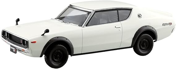 Aoshima Nissan C-110 Skyline GT-R (White) 1:32 Scale Plastic Model Kit