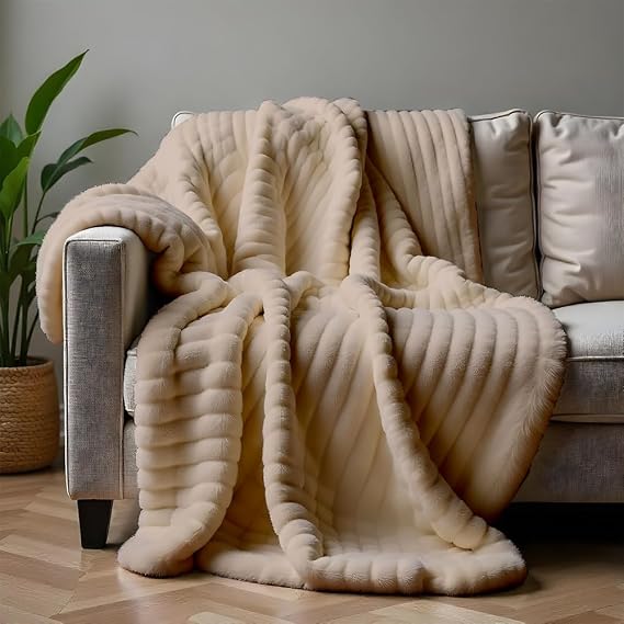 Dreamfox Oyster Cosy Blanket Knit Blanket Cozy Room Decor Aesthetic Everlasting Comfort Faux Fur Throw Blanket (200 x 240 cm) Blankets for All Seasons