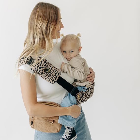 Tushbaby Liftoff in Cheetah with Mini Sable Pack