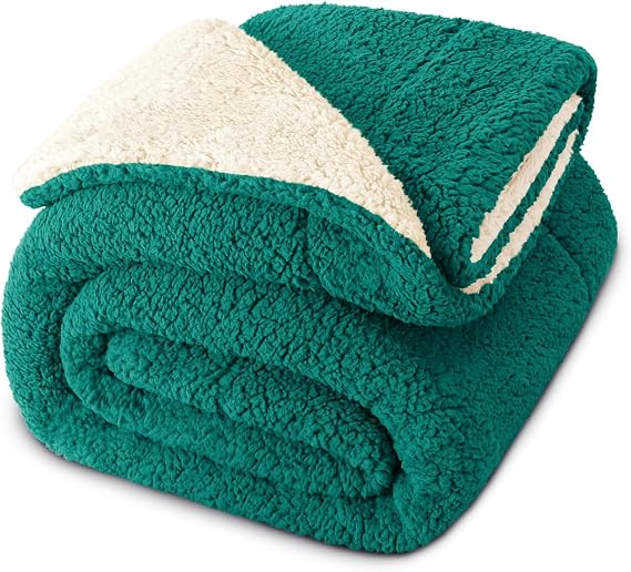Exclusivo Mezcla Reversible Sherpa Fleece Blanket Queen Size, 90x90 Inches | Soft Plush Cozy Bed Blankets for Sofa, Couch, Fluffy Decorative Thick Throws for Living Room, Emerald Green/ White