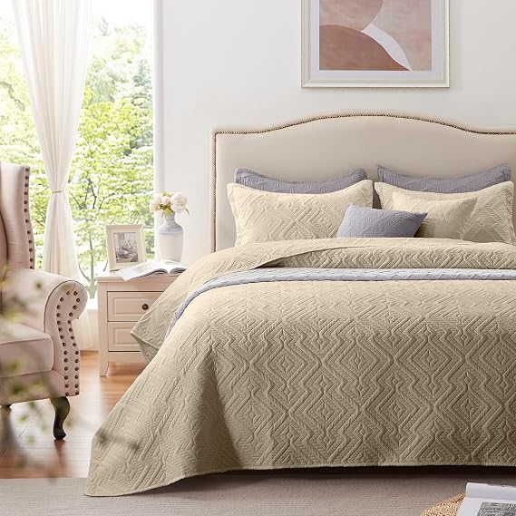 LEAONME Solid Beige King Size Check Bedspread & Patchwork Floral Quilt Set