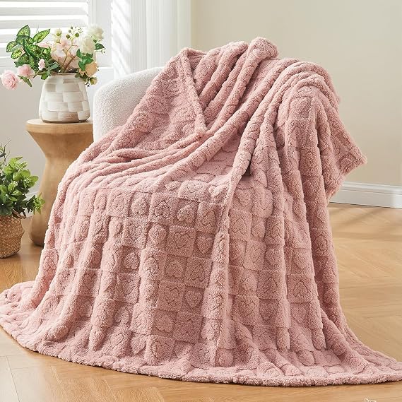 Wajade Throw Fleece Blanket Mother’s Day Love Gifts Love Heart Blanket Soft Cosy Warm Thick Blanket for Bed Sofa Couch Love Pink 178x203